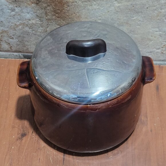 Vintage West Bend Bean Pot Crock Brown Glazed  Stoneware Metal Lid - Picture 3 of 12